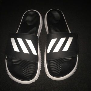 bounce adidas slides
